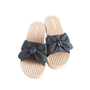 Pantuflas de gamuza suave de alta gama, aptas para uso en interiores y exteriores, pantuflas de invierno para mujer, cómodas y afelpadas, con función antideslizante. - Product Image 6