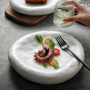 Plato de Cerámica Irregular, Plato Creativo Estilo Japonés para Sashimi, Plato para Comer en Casa, Tazón para Postre, Plato para Bistec de Restaurante - Product Image 5