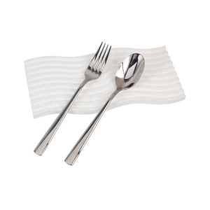 Ensemble de couverts en or 24 carats comprenant des couteaux, des cuillères et des fourchettes pour la maison, la cuisine et l'hôtel. - Product Image 5