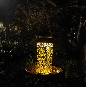 Comedero solar para pájaros Ottsuls para colgar al aire libre, linterna de jardín de Cardenales salvajes de metal, resistente a la intemperie y al agua - Product Image 6