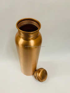 Pure Handmade Copper <b>Water</b> <b>Bottle</b> with Leak-Proof Hammered Finished for 1000ml Best Selling <b>Bottles</b> Acceptable Prices - Product Image 2