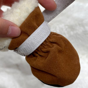 OEM ODM Chaussures pour <span class=keywords><strong>chien</strong></span> Couvre-pied moderne en velours rembourré et doux antidérapant et chaud Chaussures pour chiot ne pouvant pas tomber - Product Image 3