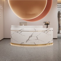 Comptoir de réception moderne blanc incurvé en demi-lune avec éclairage LED, durable, pour salon de beauté, clinique, hôtel, bureau, école, supermarché