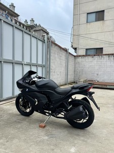 Motocyclette à essence à deux temps BMiW GT d'occasion avec un moteur de 250 cm3, <span class=keywords><strong>moto</strong></span> <span class=keywords><strong>sportive</strong></span> d'occasion - Product Image 3