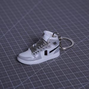 2025 New Mini Bóng Rổ Giày 3D Sneaker Keychain Bán Buôn PVC Cao Su Từ Nhà Máy Giá Phổ Biến Cao Su Móc Chìa Khóa - Product Image 4
