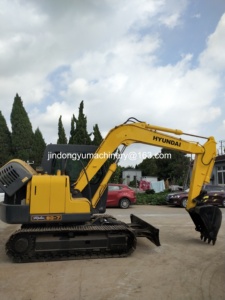 Excavatrice Hyundai R80-7 d'occasion de qualité supérieure et à prix avantageux, provenance Chine - Product Image 3