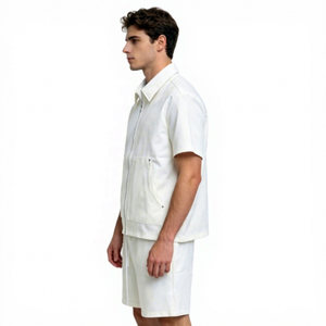 <span class=keywords><strong>Ensemble</strong></span> deux pièces pour <span class=keywords><strong>homme</strong></span> : chemise zippée à col et short imprimé flamme crème avec cordon de serrage et taille élastique – Style streetwear – Fournisseur en gros personnalisé - Product Image 4