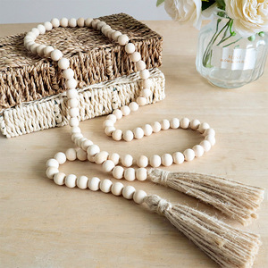 Guirlande de perles en bois rustique avec pompons, 140 cm, décoration murale faite à la main, perles de couleur bois naturel et corde de chanvre - Product Image 3