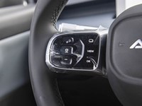 Aion Y Plus Smart Select, berline électrique, sellerie en cuir, double climatisation, assistance au stationnement automatisée