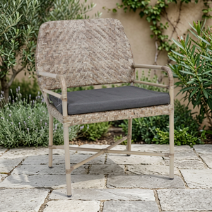 Nouvelle Chaise de Jardin Minimaliste en Corde Plate avec Coussin Gris, Mobilier d'Extérieur à Pieds Coniques, Dossier Tressé Durable, Cadre en Aluminium - Product Image 4