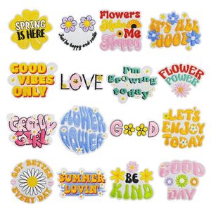 Patchs brodés personnalisables OEM/ODM en gros avec logo, lettres arc-en-ciel, citations inspirantes pour filles, à thermocoller sur vêtements et chapeaux - Product Image 1