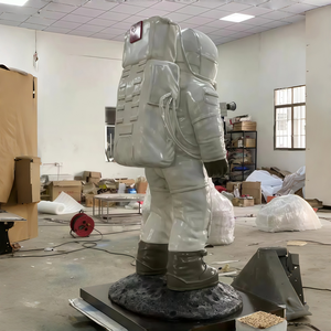 Sculpture d'astronaute grandeur nature en fibre de verre, <span class=keywords><strong>statue</strong></span> réaliste d'astronaute avec base en roche lunaire <span class=keywords><strong>pour</strong></span> centre commercial, musée scientifique, espace spatial - Product Image 4