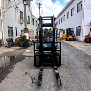 รถยกดีเซลญี่ปุ่นแท้ ยี่ห้อ Tcm/Komatsu/T-O-Y-O-T-A รุ่น 7FD30 8FD30 FDZN30 เครื่องยนต์ 2.5 3 5 7 8 10 ตัน มือสอง ขาย - Product Image 1