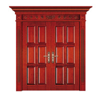 Portes d'entrée doubles en bois massif de luxe, style traditionnel, avec ouverture manuelle et finition soignée pour villa