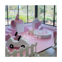Ensemble de jeux doux rose et blanc enfants location intérieure extérieure en forme de fleur jeu doux tunnel d'escalade ensemble d'équipement de jeu doux
