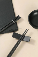 Ensemble de couverts en fibre de verre 24 cm avec assiette en pierre, 2 supports à baguettes en céramique et plat à sauce pour usage professionnel