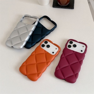 Funda de TPU Esmerilada con Burbujas para iPhone 17 Air 16 Pro Max, Diseño Ondulado a Cuadros, Carcasa Mate Antichoque - Product Image 3