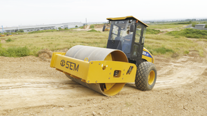 Compacteur vibrant à tambour unique SEM512 12 tonnes 2130 mm avec pièces de rechange - Product Image 2