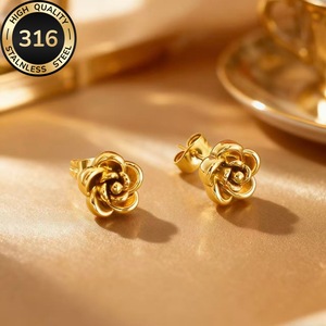 Boucles d'oreilles en acier inoxydable 316 de haute qualité, en forme de rose, élégantes, tendance, polyvalentes, petites et raffinées pour femmes. - Product Image 4