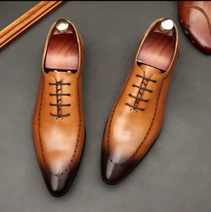 Chaussures en cuir faites à la main Automne/Hiver 2026 - Chaussures italiennes en cuir pour hommes - Bottines rétro imperméables de haute qualité - Product Image 3