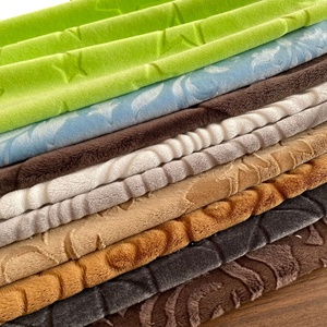 Échantillon Gratuit Tissu Polaire Velours 100% Polyester Recyclé Effet Brûlé, Velboa Velours Cristal, Tissu Peluche Imitation Fourrure pour Jouets - Product Image 4