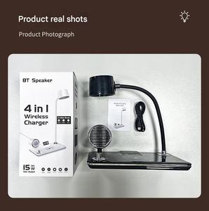 Lámpara <span class=keywords><strong>de</strong></span> Mesa LED 4 en 1 con Cargador Inalámbrico, Altavoz, <span class=keywords><strong>Reloj</strong></span> Digital y Estación <span class=keywords><strong>de</strong></span> Carga Rápida <span class=keywords><strong>de</strong></span> 15W <span class=keywords><strong>para</strong></span> iPhone y Samsung - Product Image 4