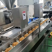 Machine automatique de remplissage par injection de crème d'arachide pour pâte feuilletée, croissants, gâteaux au chocolat et beignets