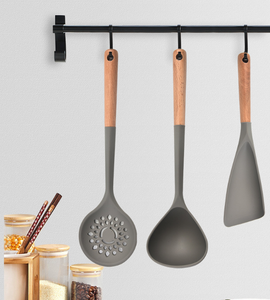 Ensemble de 11 ustensiles de cuisine en silicone avec manche en bois naturel, résistants à la chaleur, avec seau - Product Image 6