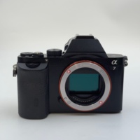 Appareil photo hybride Sony A7 + objectif 28-70 F4 d'occasion, appareil photo hybride d'occasion A+, appareil photo hybride plein format d'occasion 24,3 MP avec Wi-Fi et écran tactile
