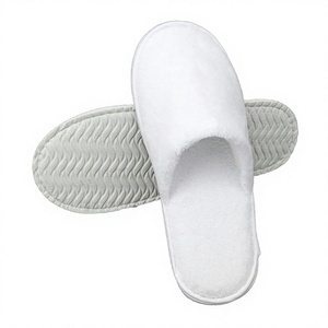 Pantuflas de Terciopelo OEM MR125 Ecológicas Desechables para Hoteles de 3-5 Estrellas, Set de Baño, Algodón Blanco, Suaves e Hidratantes - Product Image 6