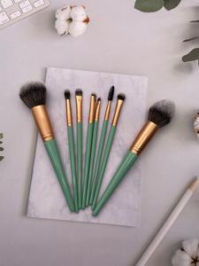 Ensemble de 8 pinceaux de maquillage vegan verts, marque privée, poils synthétiques, pinceau contour et blush individuels avec logo personnalisé - Product Image 2