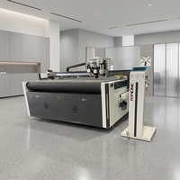 Máquina de Corte con Cuchilla Oscilante CNC con Mesa de Vacío para una Fijación Estable de Materiales Flexibles