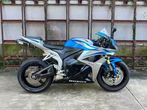 <span class=keywords><strong>Honda</strong></span> CBR600 Supersport axée sur la piste, héritage de la course <span class=keywords><strong>CBR</strong></span>, maniabilité précise, moto sportive haute performance de <span class=keywords><strong>600</strong></span> cm³ - Product Image 2