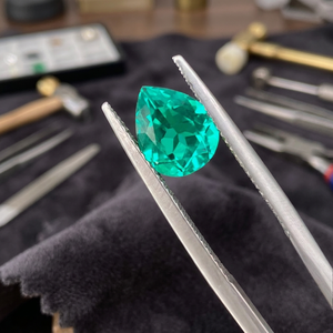 พลอยโคลอมเบียทรงหยดน้ำเจียระไนแบบ Emerald Cut จาก Zhanhao ผลิตในห้องปฏิบัติการ สามารถปรับแต่งขนาด รูปทรง และสีได้ - Product Image 1