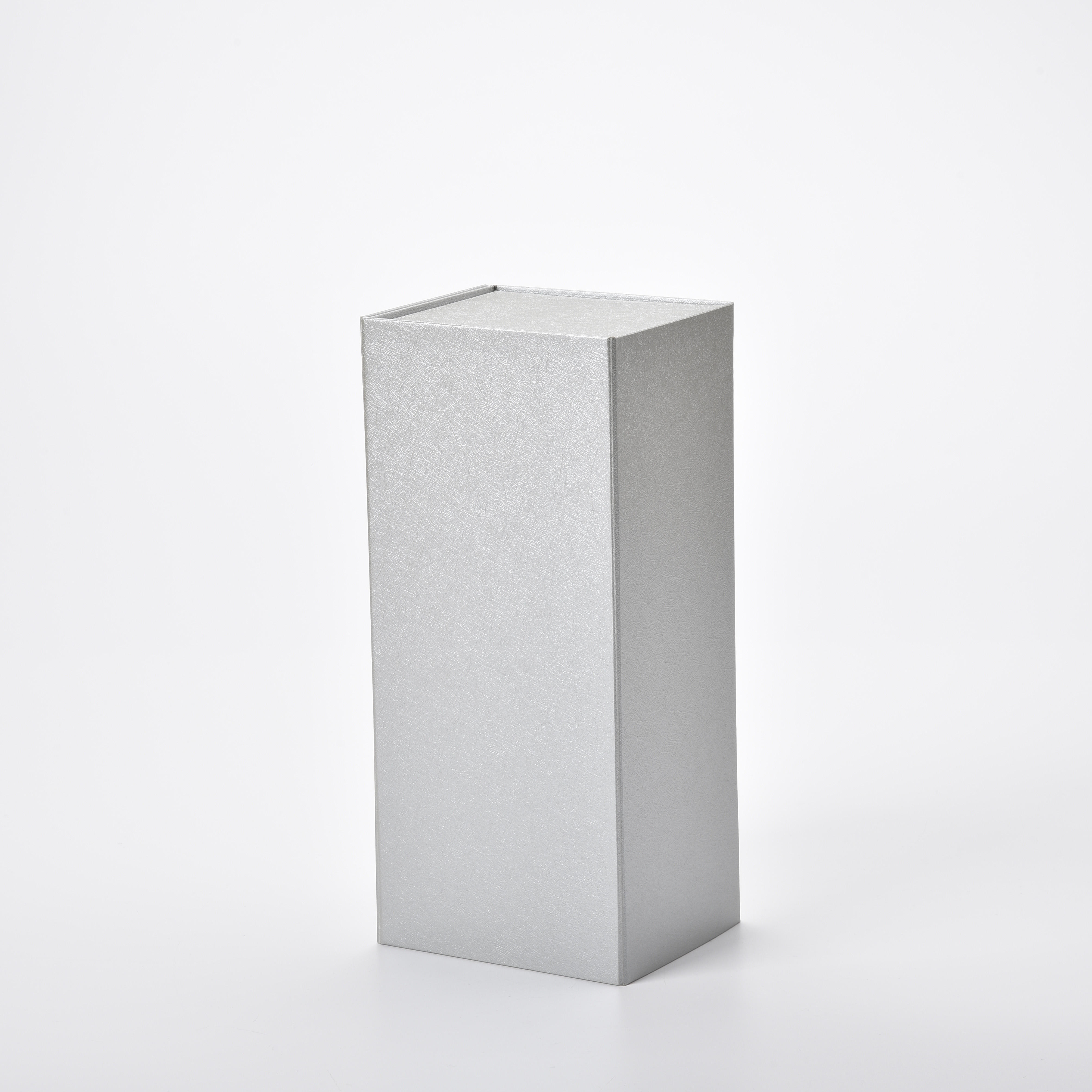 สีเทาเงิน