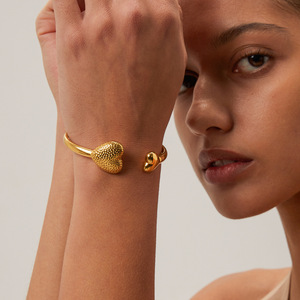 JD Designer 18k Gold Stainless Steel Open Heart Asymmetrical Bracelet Ladies Do Not Fade Bracelet Fashion High Jewelry Gift Girl - Product Image 3