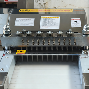 Máquina cortadora <span class=keywords><strong>de</strong></span> <span class=keywords><strong>chuletas</strong></span> <span class=keywords><strong>de</strong></span> cerdo Máquina Cortadora automática <span class=keywords><strong>de</strong></span> pollo <span class=keywords><strong>Precio</strong></span> Máquina cortadora <span class=keywords><strong>de</strong></span> cubos <span class=keywords><strong>de</strong></span> carne - Product Image 4