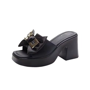 รองเท้าส้นสูงแบบสวมสำหรับผู้หญิง ไซส์ใหญ่ ดีไซน์หรูหรา หัวเหลี่ยม ส้นหนา ประดับโบว์ แฟชั่นใหม่ล่าสุดสำหรับฤดูร้อน เหมาะสำหรับใส่ออกนอกบ้าน - Product Image 5