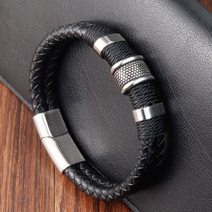 Bracelet en cuir tressé noir véritable fait main pour hommes |   Fermoir magnétique en acier inoxydable avec accent métallique minimaliste |   Durable - Product Image 5