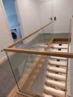 Escalier moderne en métal à poutres carrées pour résidences, escalier intérieur en métal sur mesure