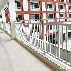 Rampe de balcon de style européen en fer forgé pour cour de villa, fixation au sol - Product Image 2