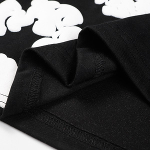 T-shirts en gros pour hommes, ensemble T-shirt et short en coton à motif floral et déchiré style denim européen et américain à manches courtes - Product Image 2
