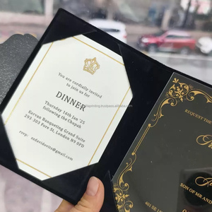 Folio d'invitation de luxe personnalisé en velours pour mariage et anniversaire avec estampage à chaud doré pour cartes imprimées en offset de taille personnalisée - Product Image 2