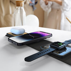 Produits tendance 2025 nouveautés 3 en 1 <span class=keywords><strong>chargeur</strong></span> sans fil pliable pour iphone pour <span class=keywords><strong>Samsung</strong></span> 15W <span class=keywords><strong>chargeur</strong></span> d'écouteurs montre <span class=keywords><strong>rapide</strong></span> - Product Image 3