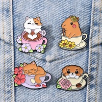 Pin de solapa de metal esmaltado con diseño de flor de taza de café y animal lindo