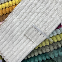 Ventes d'usine Tissu d'ameublement en velours côtelé léger 100D 100% polyester tricoté, texture jacquard unie
