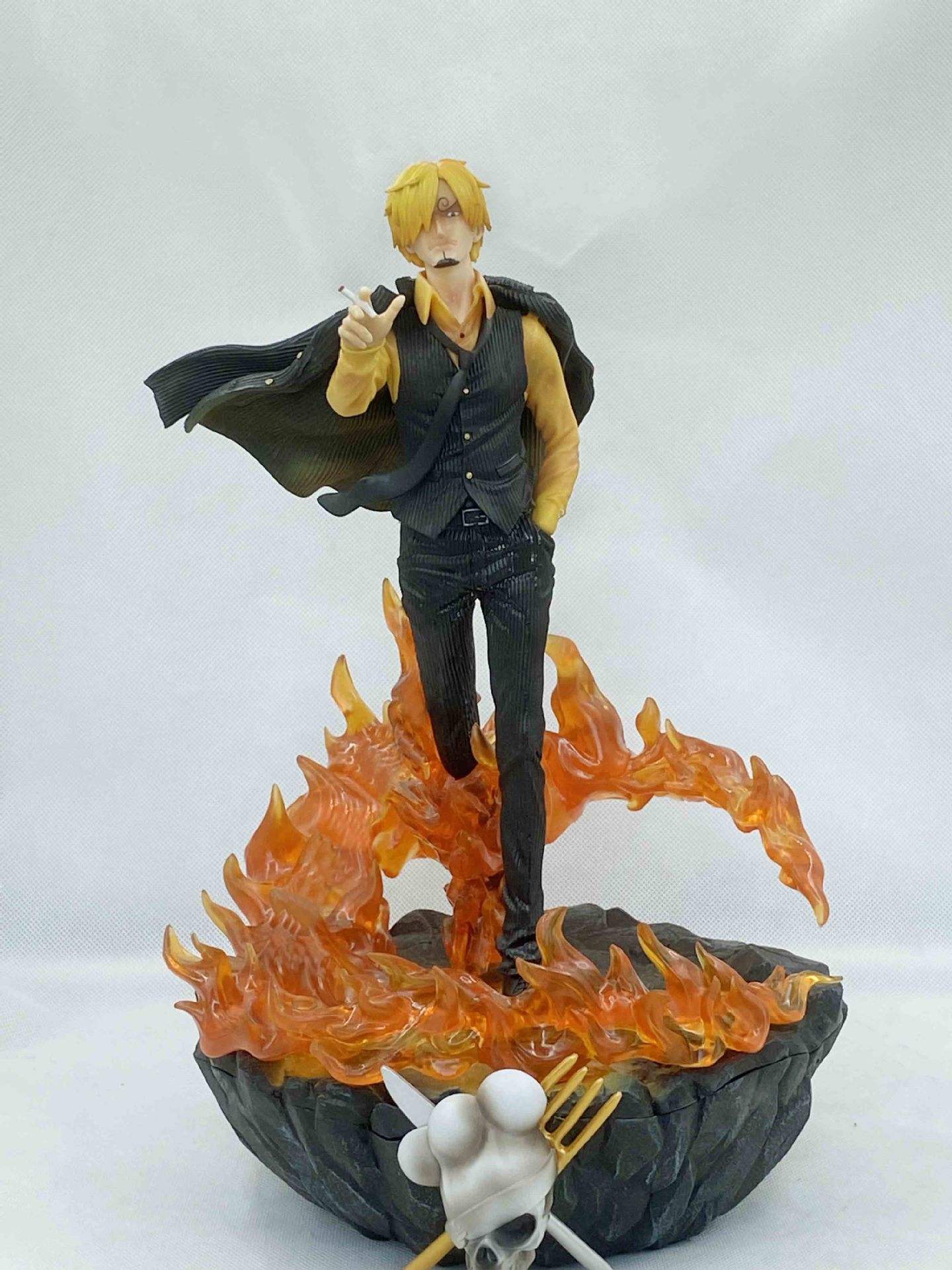 ฐานหนึ่งชิ้น Sanji 40ซม.