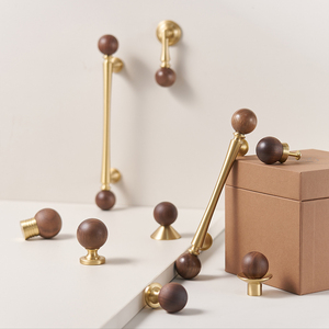 Poignées et boutons <span class=keywords><strong>de</strong></span> meubles vintage <span class=keywords><strong>en</strong></span> <span class=keywords><strong>laiton</strong></span> <span class=keywords><strong>de</strong></span> style mid-century, plusieurs styles et tailles pour tiroirs <span class=keywords><strong>de</strong></span> cuisine, portes <span class=keywords><strong>de</strong></span> placard - Product Image 4