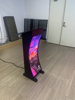 Écran LED de podium couleur intégrale antichoc, haute luminosité 500 cd, facile d'entretien, pour événements scolaires quotidiens, mobile