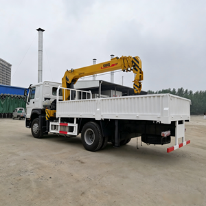 Camion benne Howo d'exportation <span class=keywords><strong>avec</strong></span> <span class=keywords><strong>grue</strong></span> de levage de 5 tonnes pour le transport de marchandises - Product Image 4